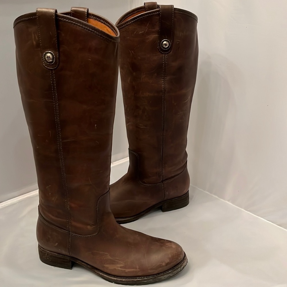 Size 7 1/2 B Frye Leather Boots (**IMPRINT SAYS 7.5, BUT WOULD BE BETTER FOR 7**